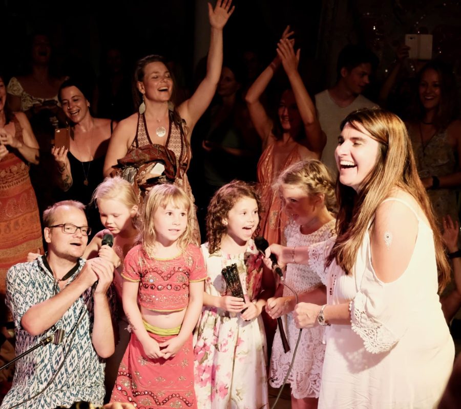 kids-singing-corfu-seminars-openair-concerts-with-satyaa-and-pari